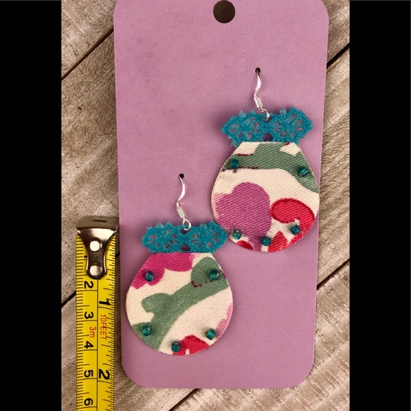 NWT Earrings Glass Beaded, Fabric, Dangle Earrings - Picture 4 of 7